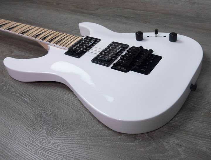 Jackson JS Series Dinky Arch Top JS32 DKAM, touche en érable, blanc neige