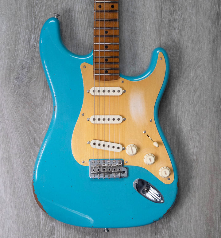 Fender Custom Shop Limited Edition Roasted '56 Stratocaster Relic, herrajes Closet Classic, turquesa Taos envejecida y descolorida