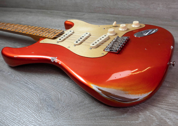 Fender Custom Shop Limited Edition Roasted '56 Stratocaster Relic, herrajes Closet Classic, color mandarina caramelo envejecida