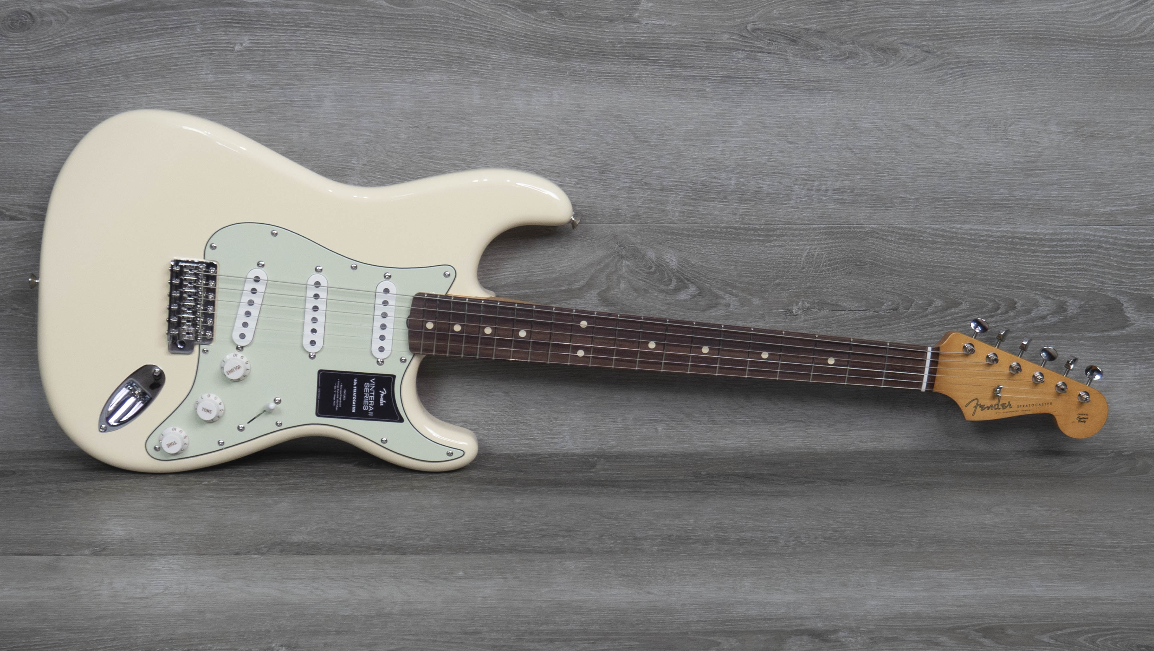 Fender Vintera II 60s Stratocaster, Olympic White – A Strings