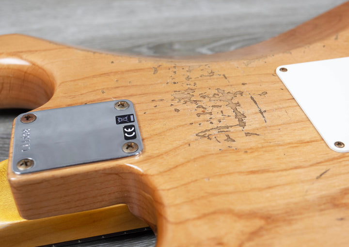 Fender Custom Shop Edición limitada Relic Stratocaster de finales de 1964, Target Sunburst de 3 colores n.º CZ572138