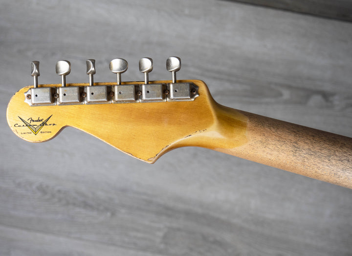 Fender Custom Shop Edición limitada Relic Stratocaster de finales de 1964, Target Sunburst de 3 colores n.º CZ572138
