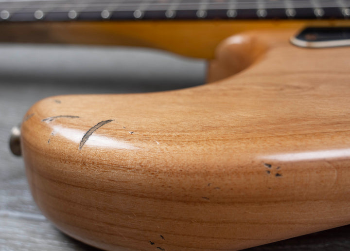 Fender Custom Shop Edición limitada Relic Stratocaster de finales de 1964, Target Sunburst de 3 colores n.º CZ572138