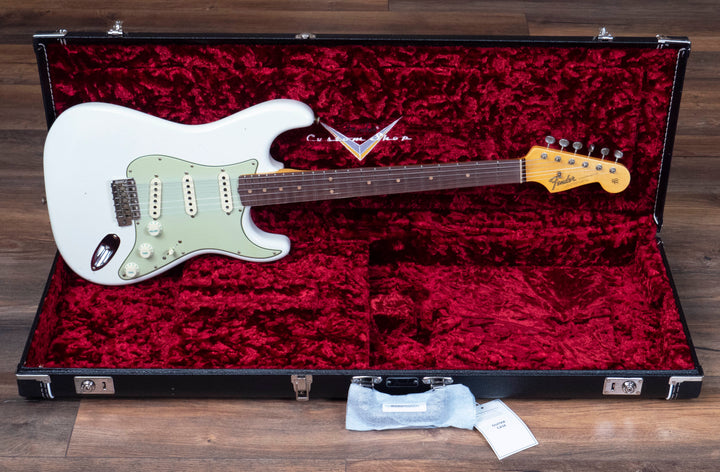 Fender Custom Shop Time Machine '64 Stratocaster Journeyman Relic, blanco olímpico envejecido