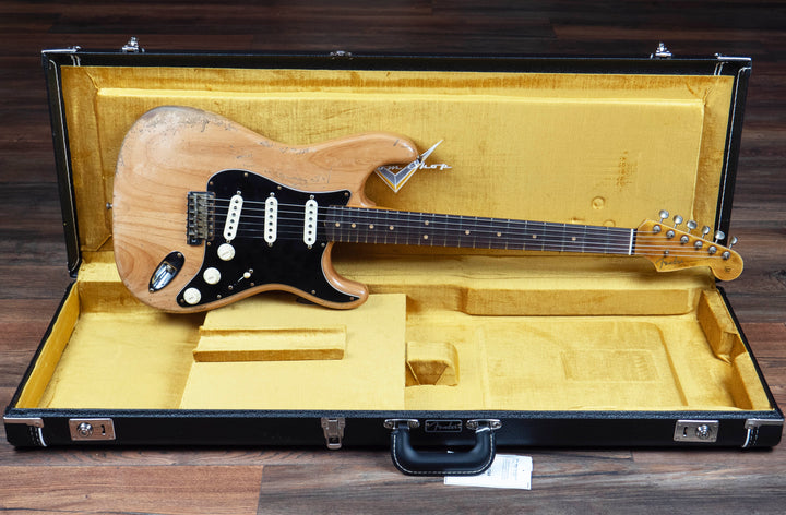 Fender Custom Shop Edición limitada Relic Stratocaster de finales de 1964, Target Sunburst de 3 colores n.º CZ572138