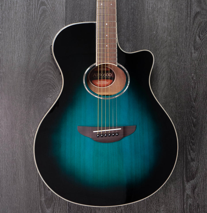 Guitare électro-acoustique Yamaha APX600, Oriental Blue Burst