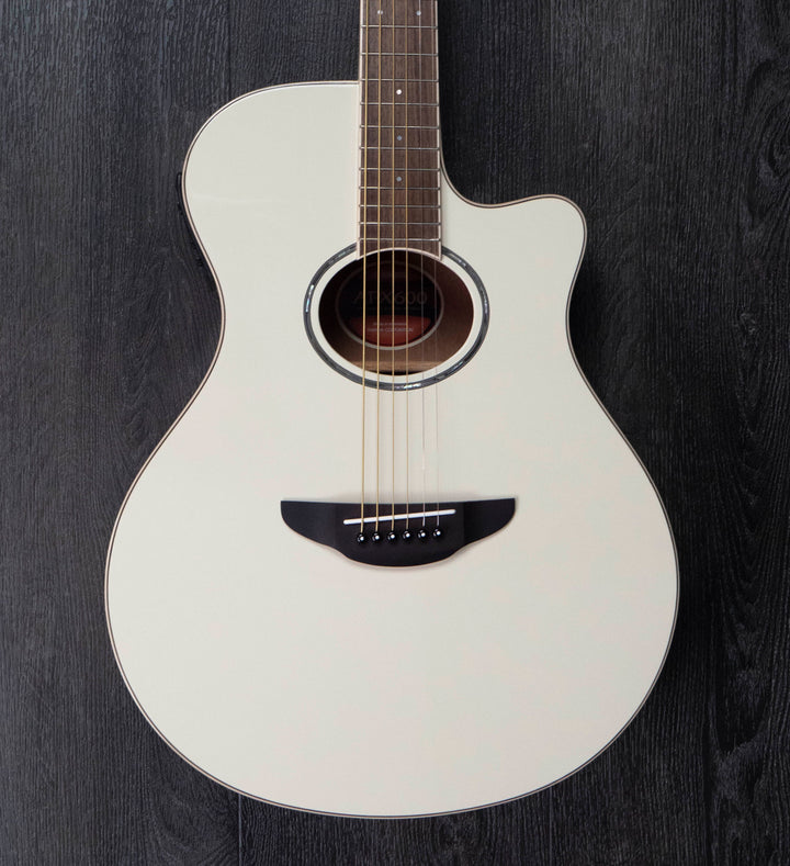 Yamaha APX600 Electro-Acoustic Guitar, Vintage White