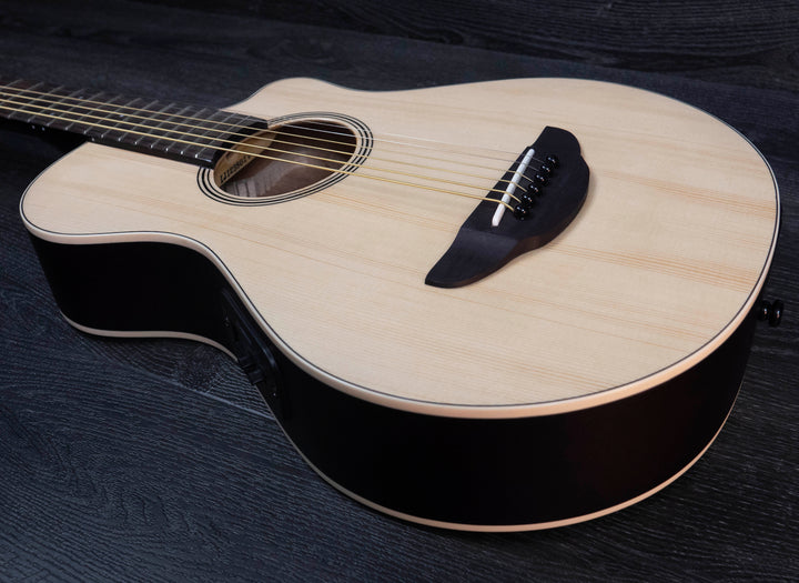 Guitare électro-acoustique de voyage Yamaha APXT2, couleur naturelle