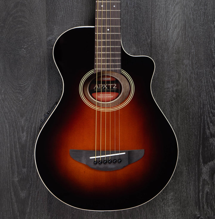 Guitare électro-acoustique de voyage Yamaha APXT2, couleur naturelle
