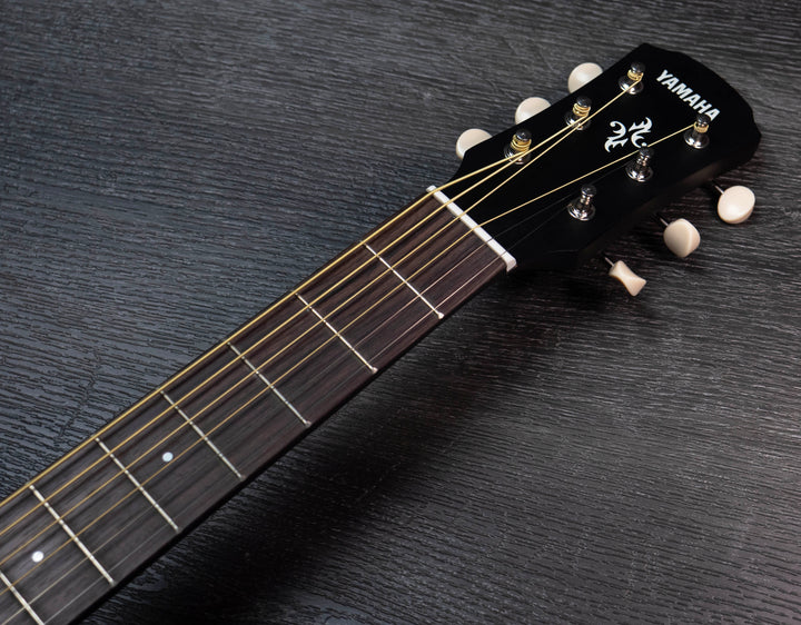 Guitare électro-acoustique de voyage Yamaha APXT2, couleur naturelle