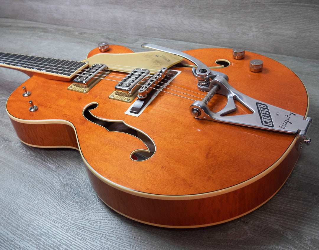 Gretsch G6120T-BSSMK Brian Setzer Signature Nashville Hollow Body '59 "Smoke" avec Bigsby, touche en ébène, orange fumé