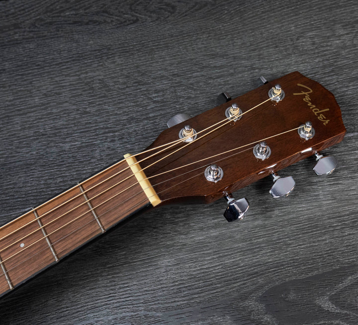 Fender CC-60S Concert, Walnut Fingerboard, 3-colour Sunburst