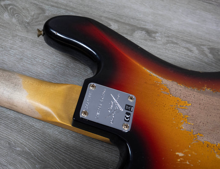 Bajo Fender Custom Shop edición limitada '63 Precision Bass Heavy Relic, Sunburst de 3 tonos con efecto envejecido descolorido n.º CZ579889