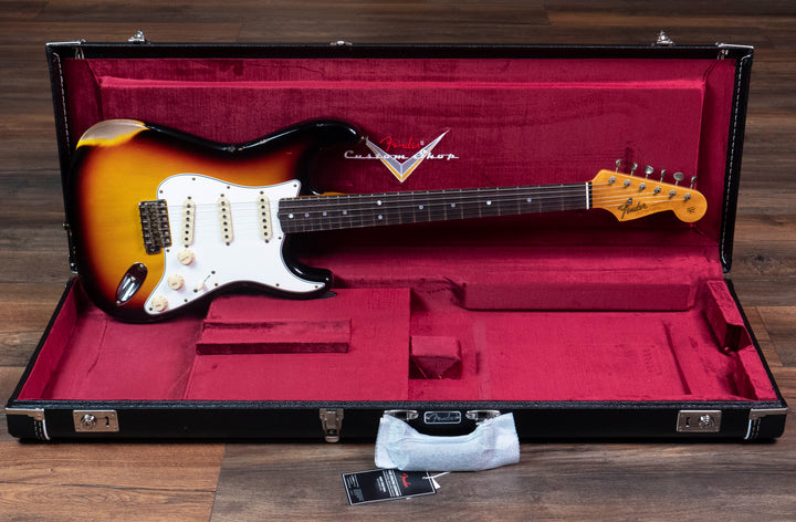 Fender Custom Shop Edición limitada Relic Stratocaster de finales de 1964, Target Sunburst de 3 colores n.º CZ572138