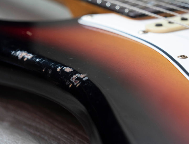 Fender Custom Shop Edición limitada Relic Stratocaster de finales de 1964, Target Sunburst de 3 colores n.º CZ572138