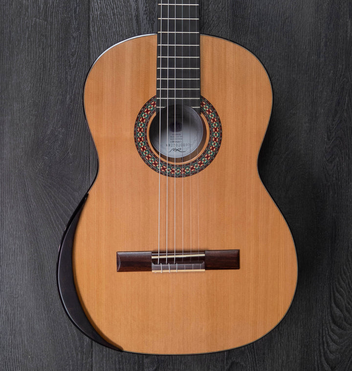 Guitarra clásica Manuel Rodríguez SUPERIOR AC, tamaño 4/4, tapa de cedro macizo, fondo y aros de bubinga