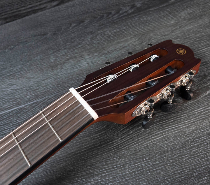 Guitarra electroclásica Yamaha NTX1, color natural