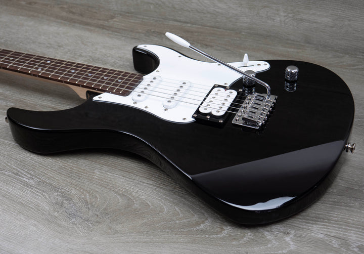 Yamaha Pacifica 112V Electric Guitar, Black