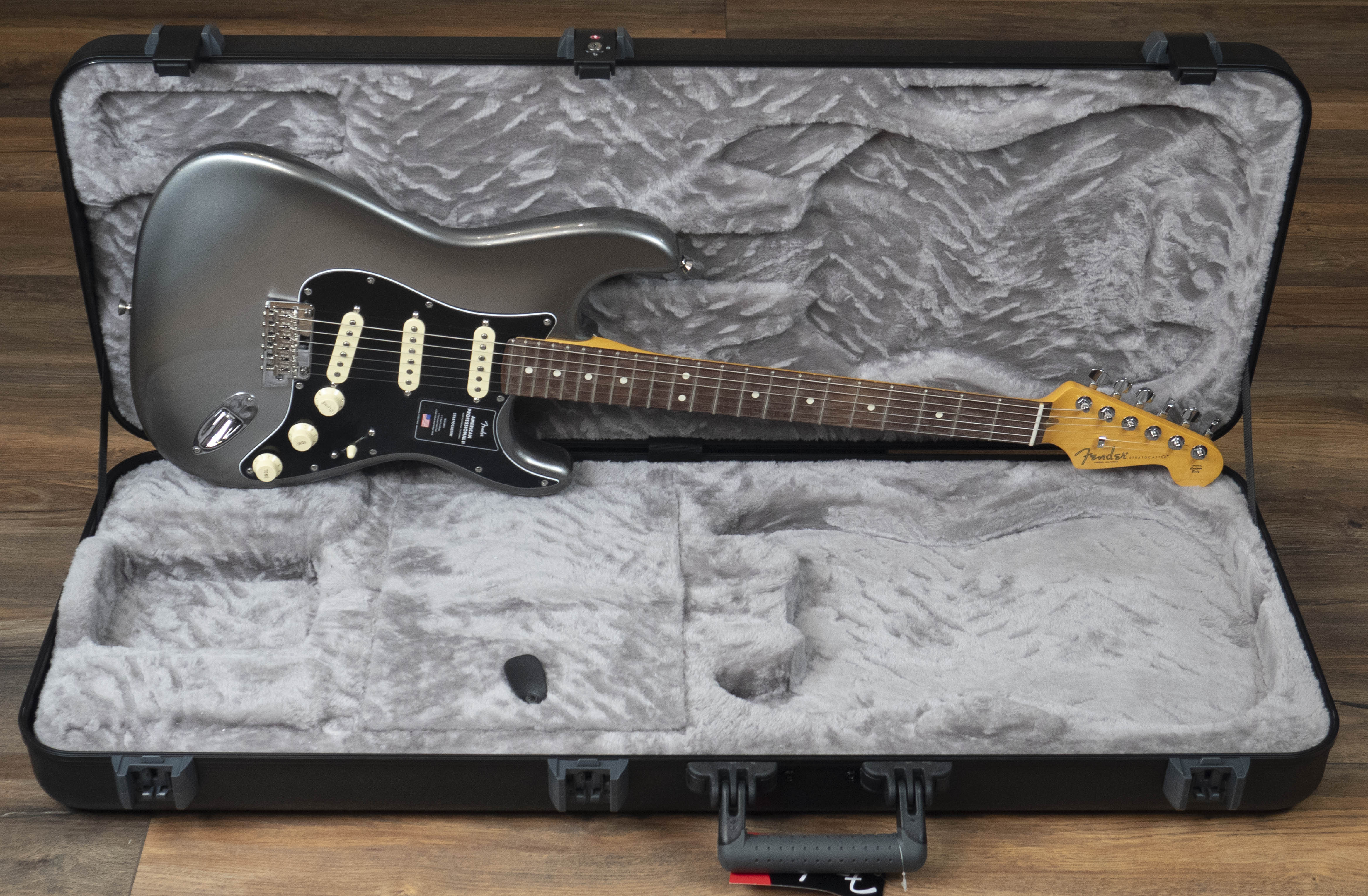 Fender american professional stratocaster deals black rosewood