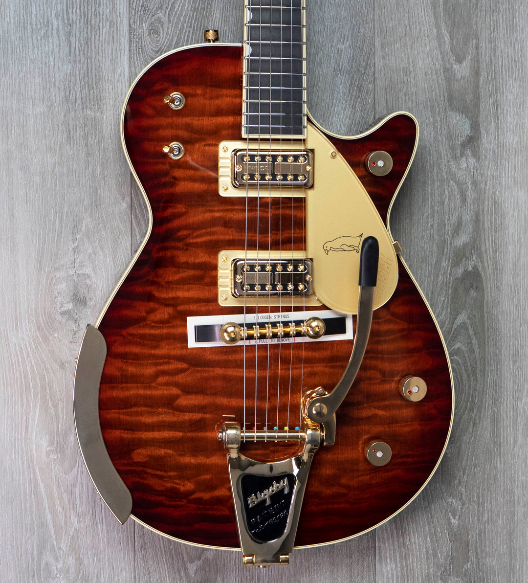Gretsch G6134TGQM-59 Édition limitée Quilt Classic Penguin avec Bigsby, touche en ébène, Forge Glow