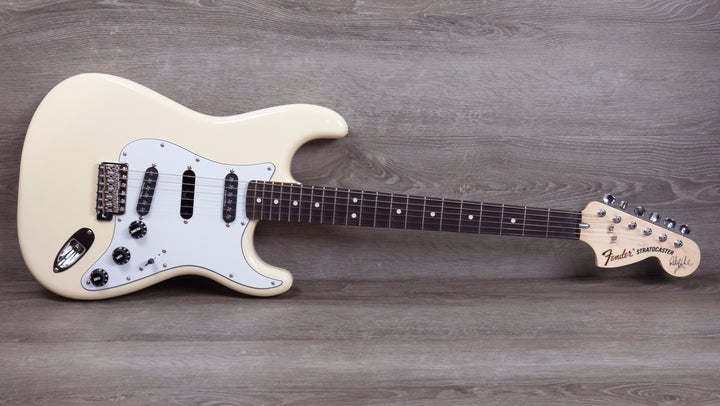 Fender Ritchie Blackmore Stratocaster, Scalloped Rosewood Fingerboard, Olympic White