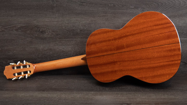 Guitarra clásica Córdoba C5, tapa de abeto macizo, color natural