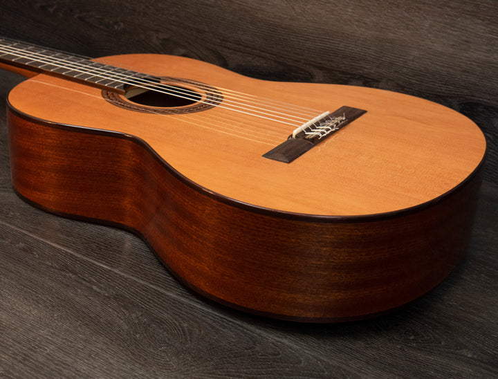 Guitarra clásica Córdoba C5, tapa de abeto macizo, color natural