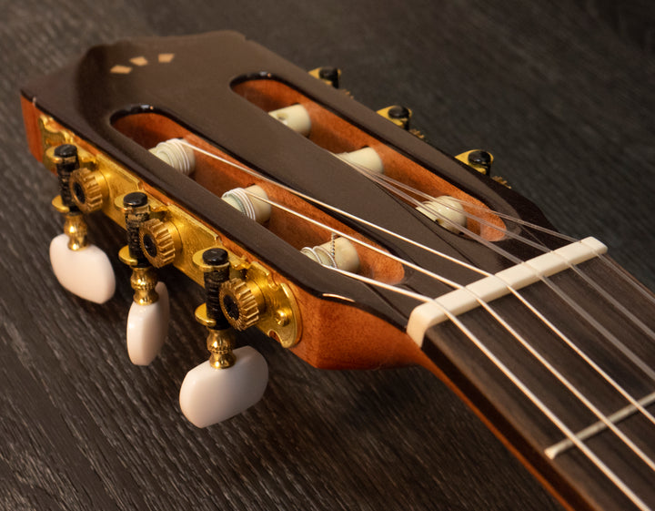 Guitarra clásica Córdoba C5, tapa de abeto macizo, color natural
