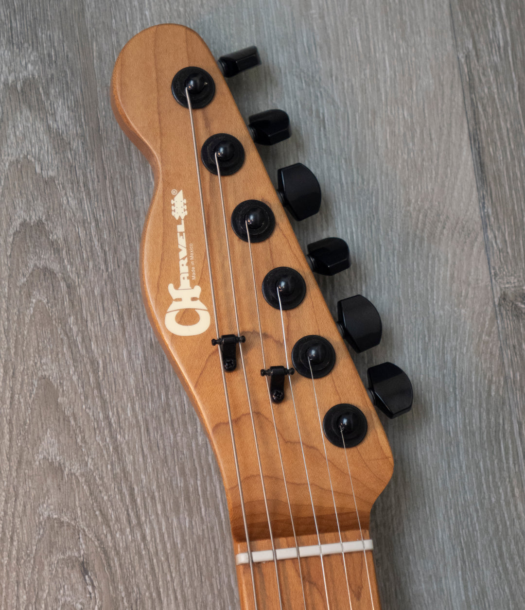 Charvel Pro-Mod So-Cal Style 2 24 HH 2PT CM, diapasón de arce caramelizado, fresno negro