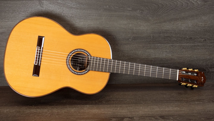 Guitarra clásica sólida Cordoba C10 CD, tapa de cedro
