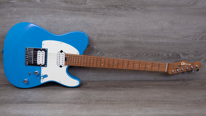 Charvel Pro-Mod So-Cal Style 2 24 HH HT CM, diapasón de arce caramelizado, azul petirrojo