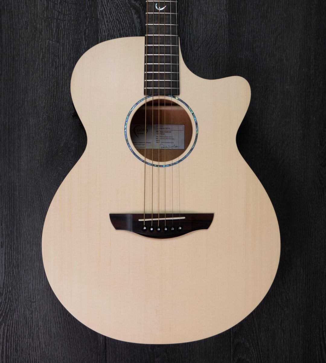 Faith Naked Venus, Electro-Acoustic, All Solid, Engelmann Spruce Top, Mahogany Back