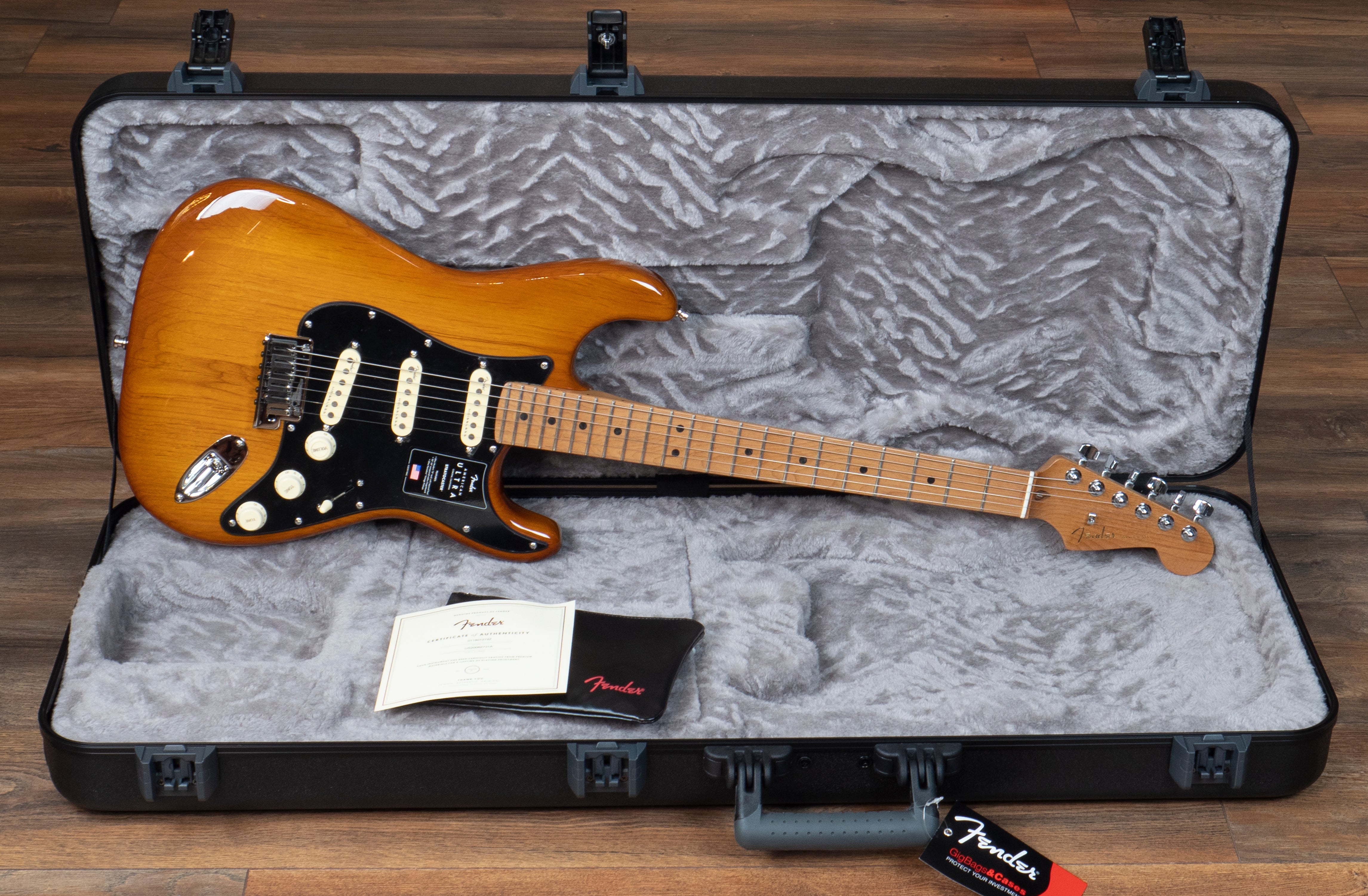 Fender Limited Edition American Ultra Stratocaster, Roasted Maple  Fingerboard, Honey Burst