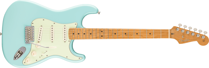 Fender American Professional Classic Stratocaster Daphne Blue - front
