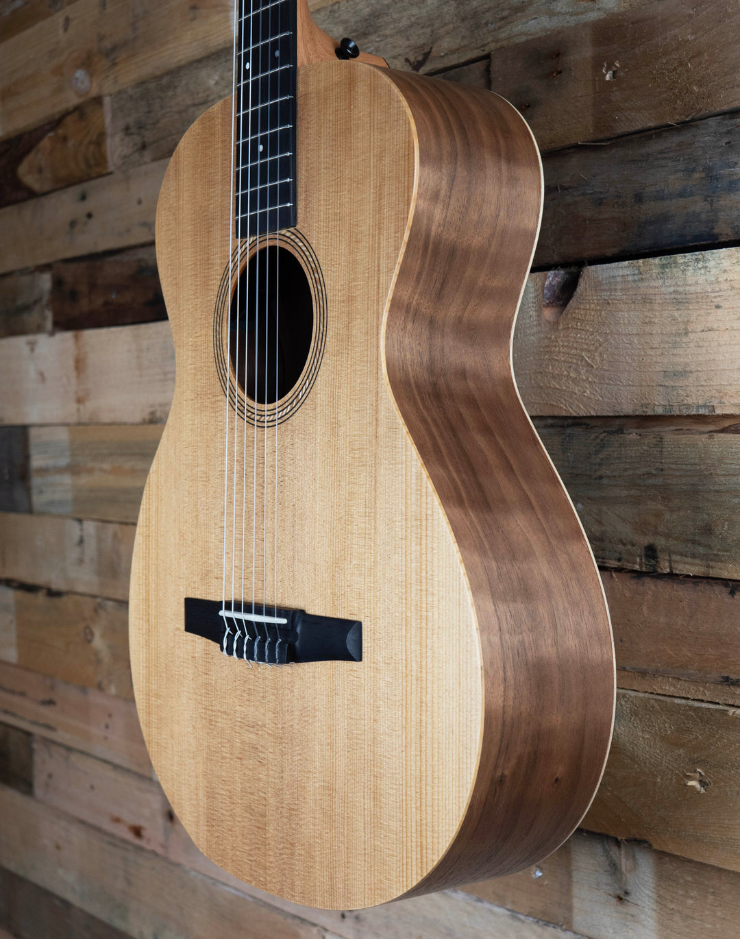 Taylor Academy 12e-N Nylon Acoustic-Electric Guitar