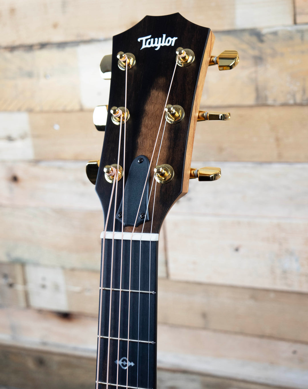 Taylor 214ce-K DLX Koa Grand Auditorium Acoustic-Electric Guitar
