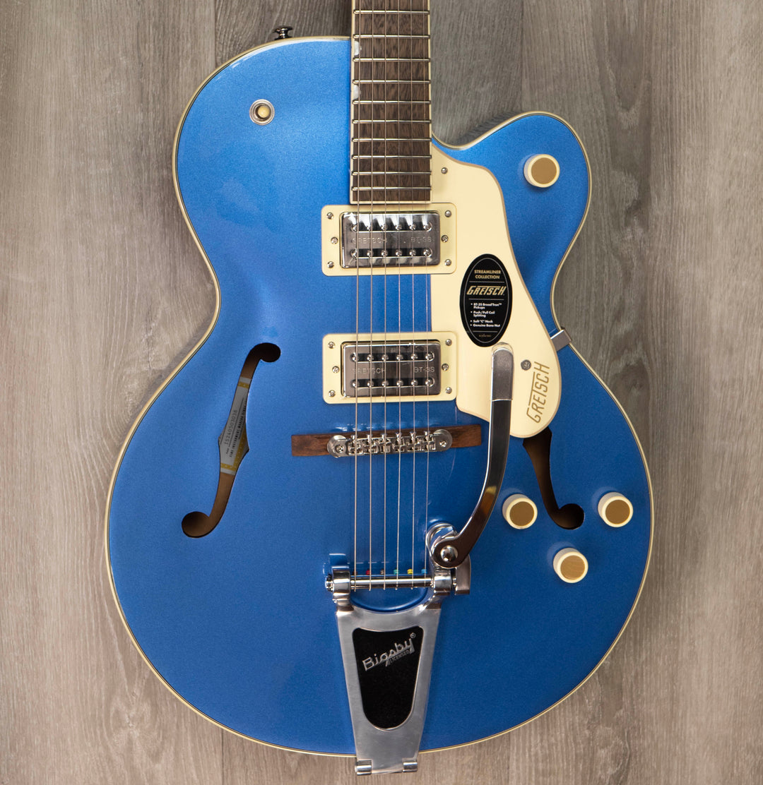 Guitare électrique Gretsch G2420T Streamliner Hollow Body avec Bigsby, touche en laurier, micros Broad'Tron BT-3S, Fairlane Blue