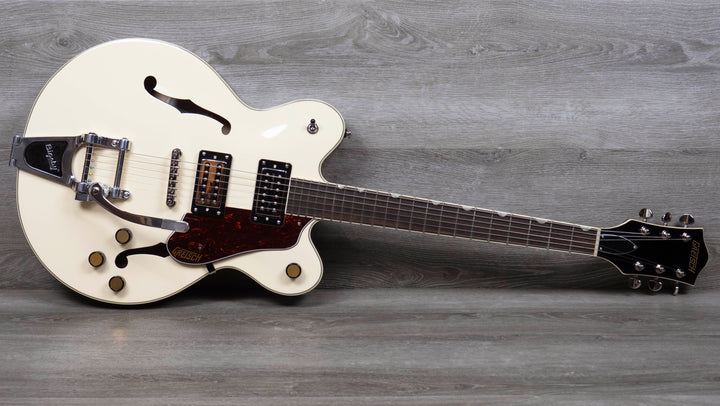 Pre-Owned Gretsch G2622T Streamliner Center Block Double-Cut with Bigsby, Laurel Fingerboard, Broad’Tron BT-3S Pickups, Vintage White