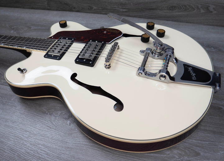 Pre-Owned Gretsch G2622T Streamliner Center Block Double-Cut with Bigsby, Laurel Fingerboard, Broad’Tron BT-3S Pickups, Vintage White