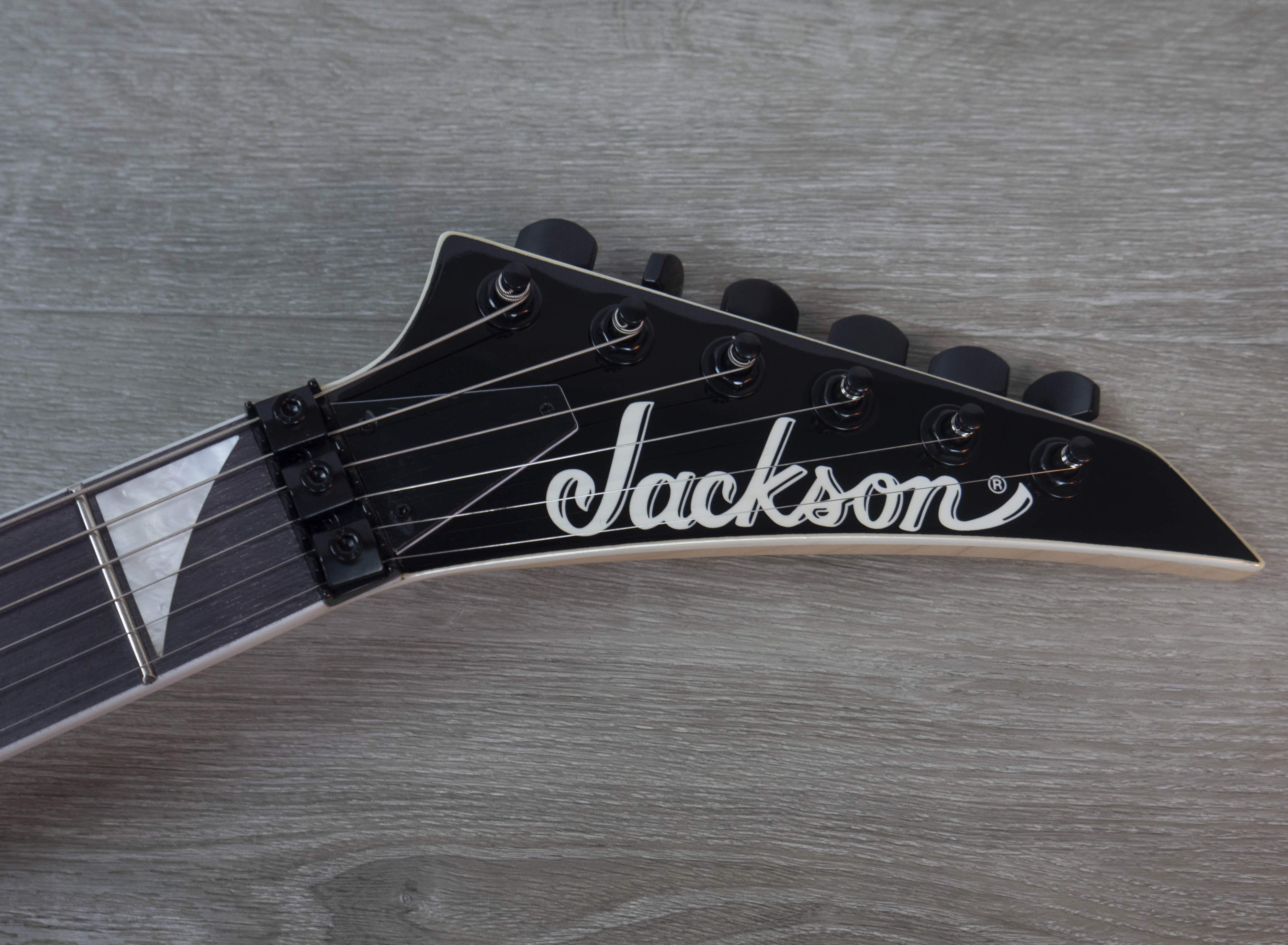2020年製 Jackson JS32 Dinky Arch Top Jackson JS32 Dinky Arch Top DKA AM NAT - Jackson - Gitary