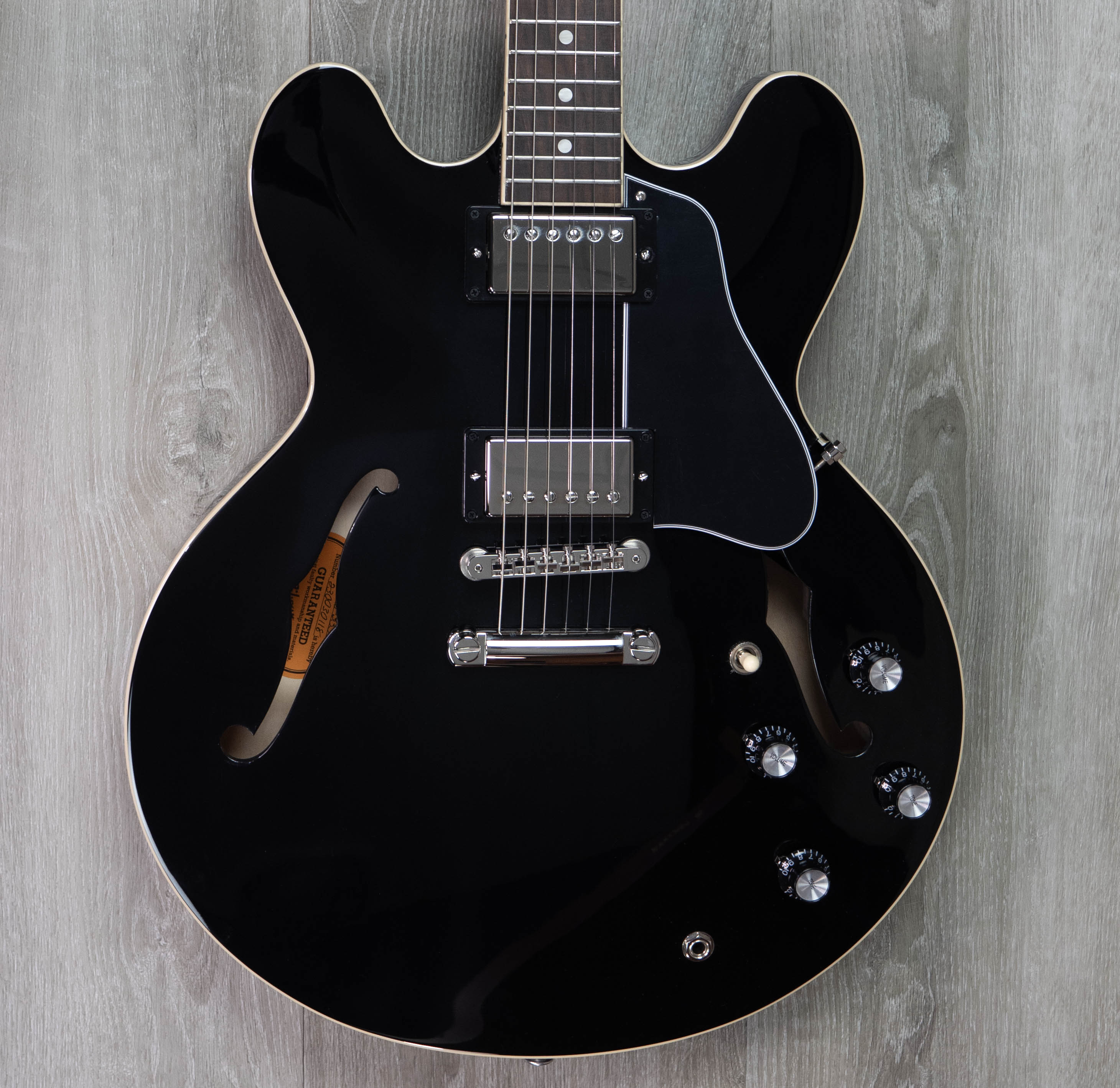 Gibson ES-335, Ebony #230030118 – A Strings