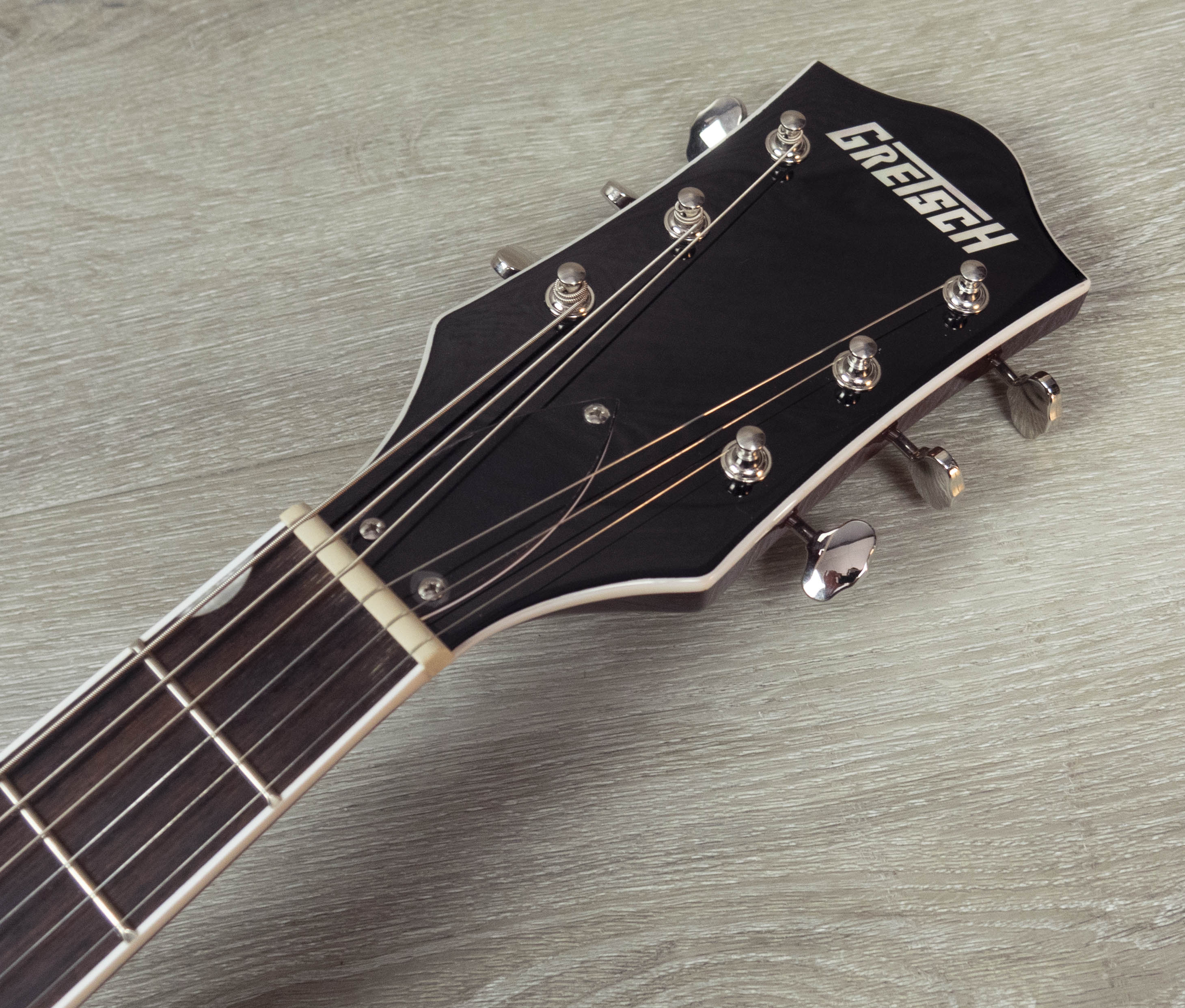 Gretsch G5420T Electromatic Hollowbody Single Cut, Bigsby, Walnut