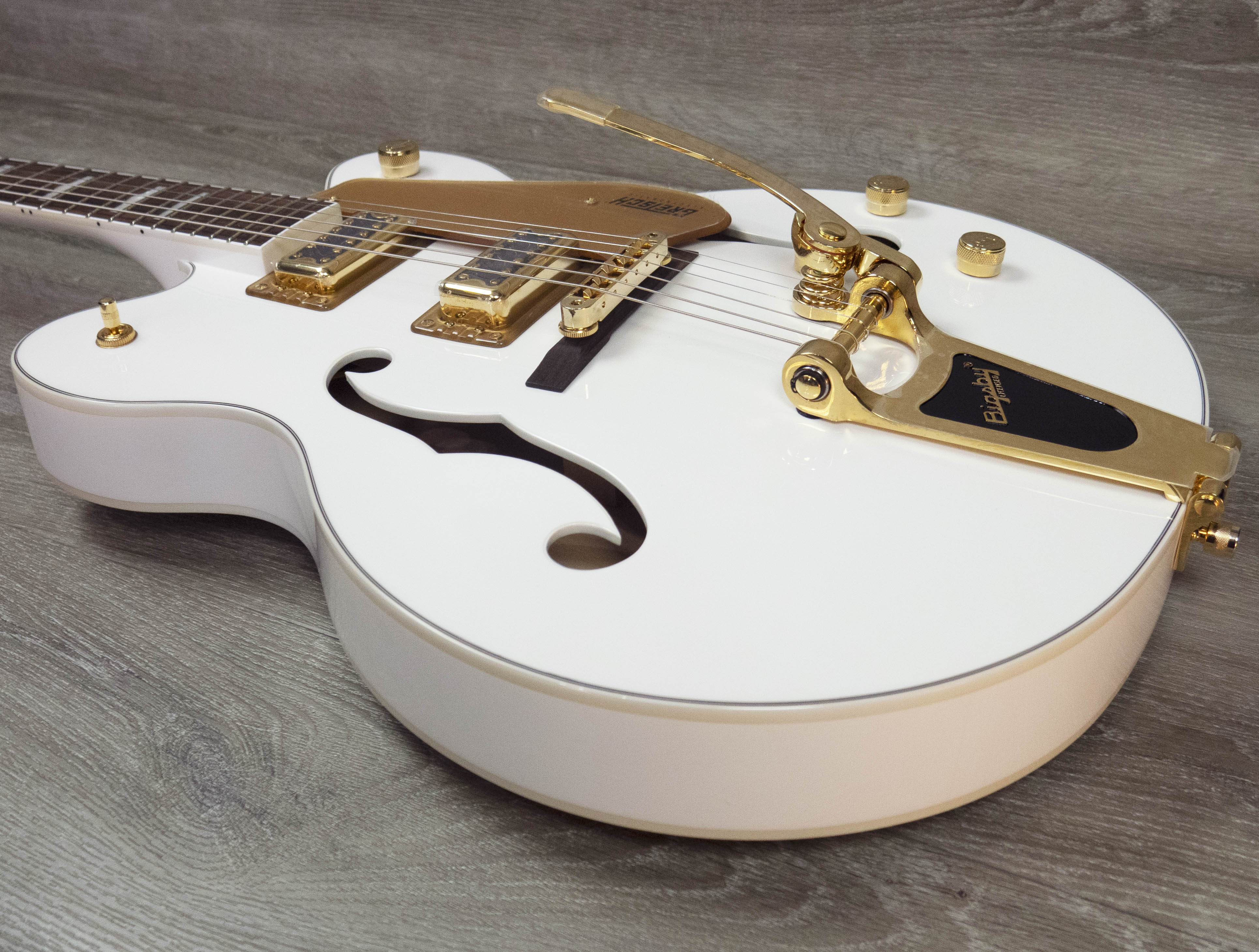 Gretsch G5422TG Electromatic Hollowbody Double Cut, Bigsby, Snow