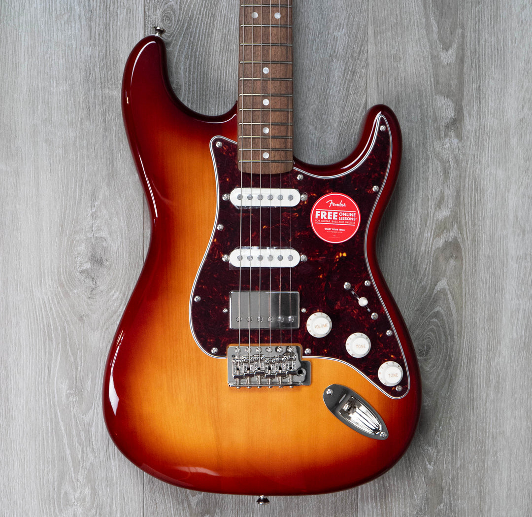 Squier Édition limitée Classic Vibe '60s Stratocaster HSS, touche en laurier, pickguard écaille de tortue, Sienna Sunburst 