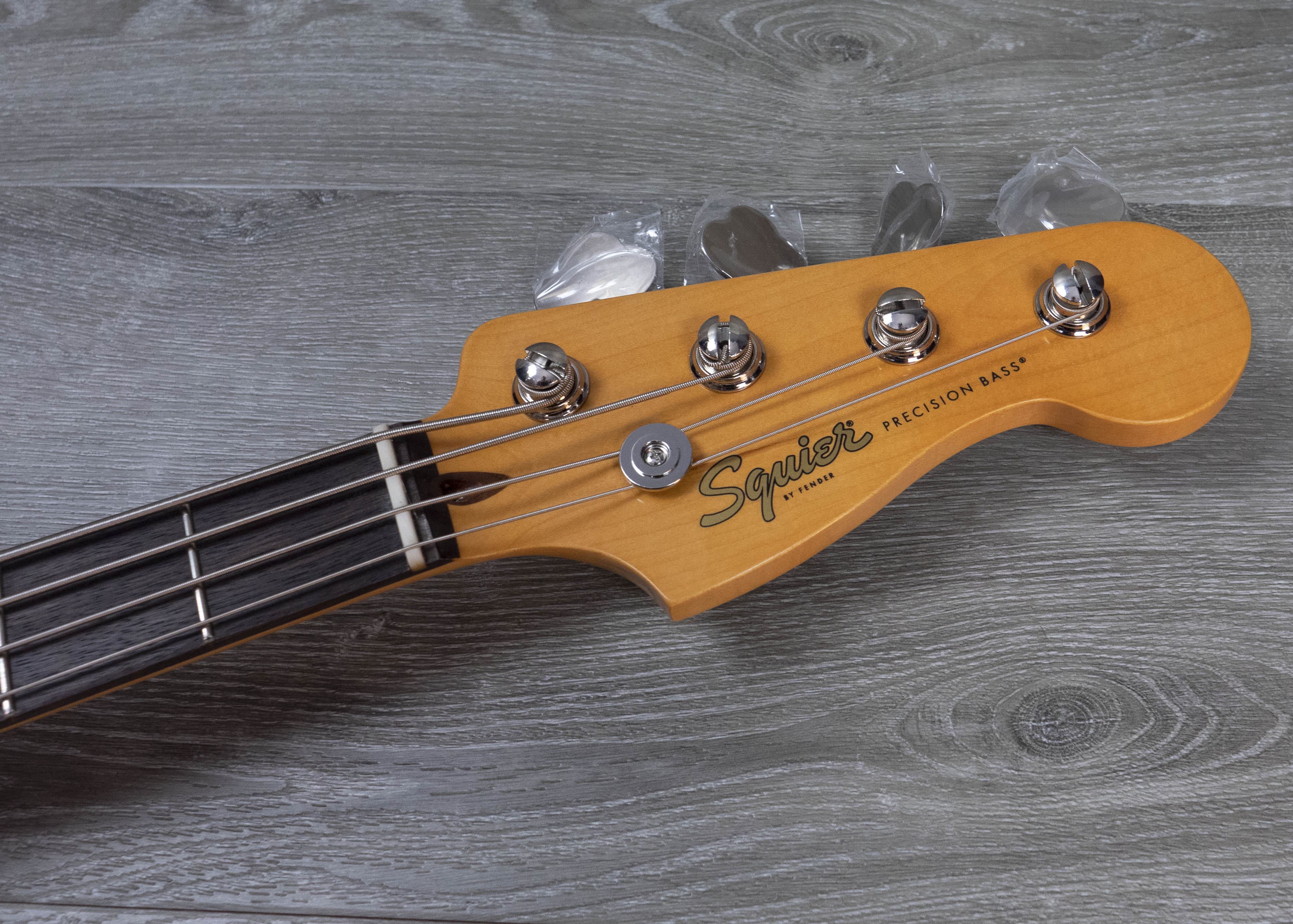 【K】SQUIER Classic Vibe '60s P-Bass Squier Precision Classic Vibe '60s - What To Know & Where To Buy