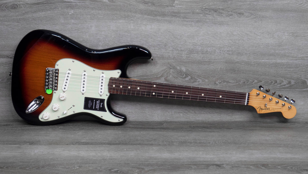 Fender Vintera II Stratocaster des années 60, 3 tons Sunburst