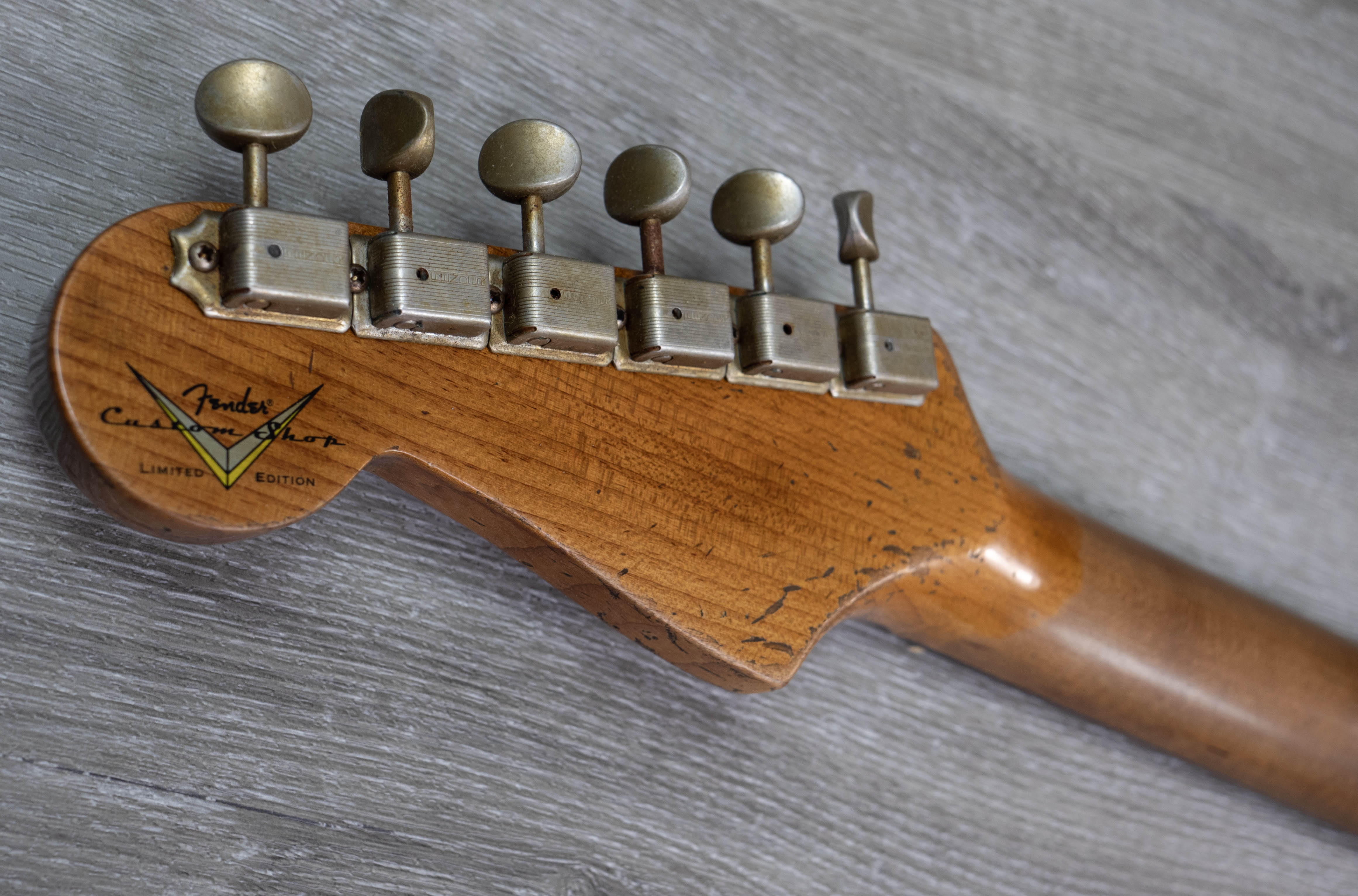 104989 Fender Custom Shop 20ft Tweed SS ギターケーブル Fender Custom Shop 61 Strat - Relic Sonic Blue