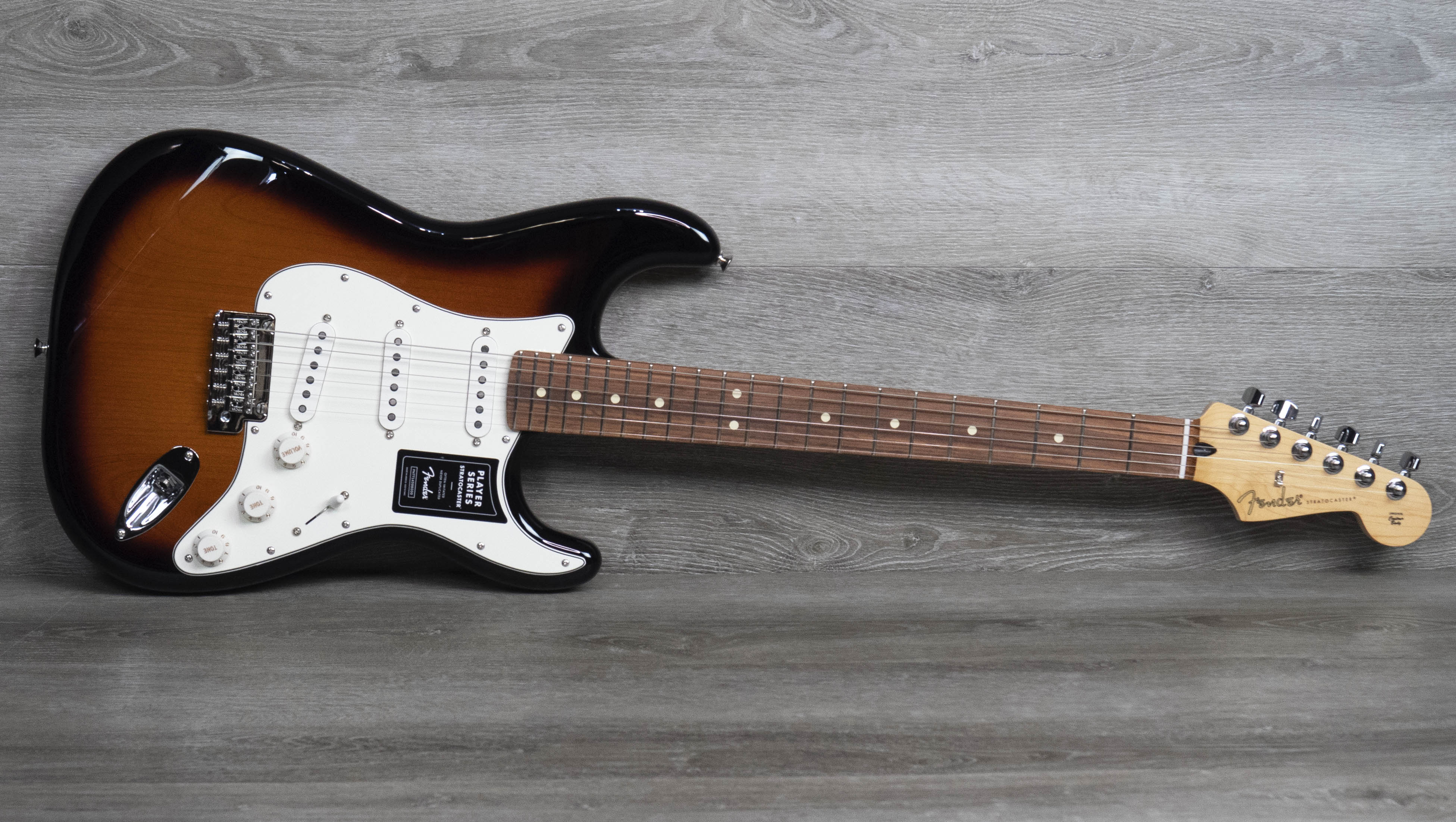 Fender エレキギター Player Stratocaster®, Pau Ferro Fingerboard, 3-Color Sunburst 0144503500 0144503500_gtr_frt_001_rr__228