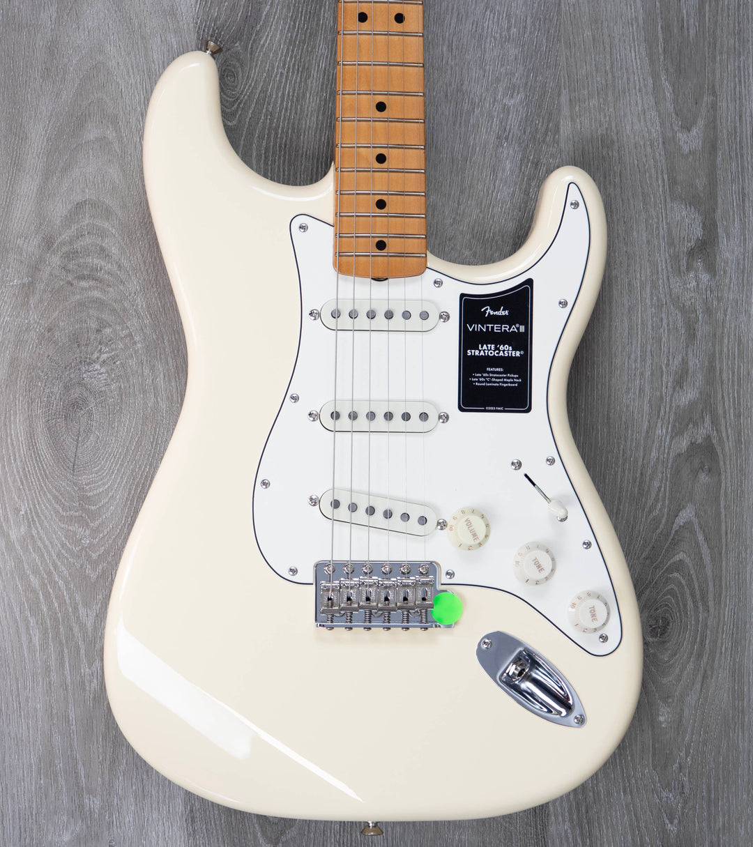 Fender Vintera III Late '60s Stratocaster, Maple Fingerboard, Olympic White