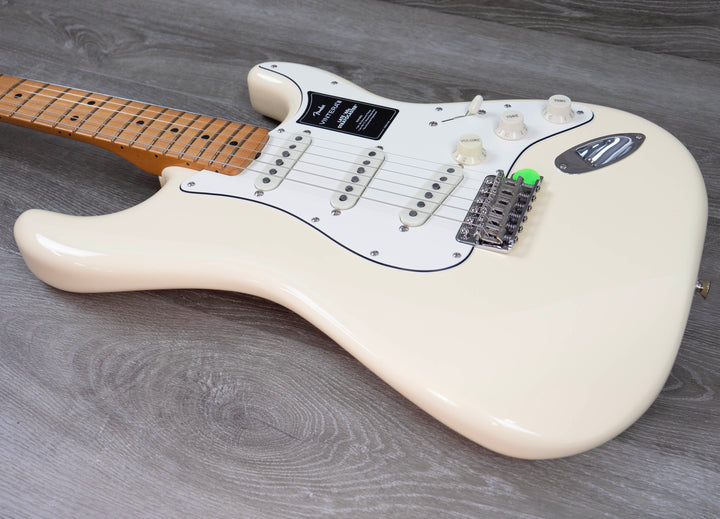 Fender Vintera III Late '60s Stratocaster, Maple Fingerboard, Olympic White